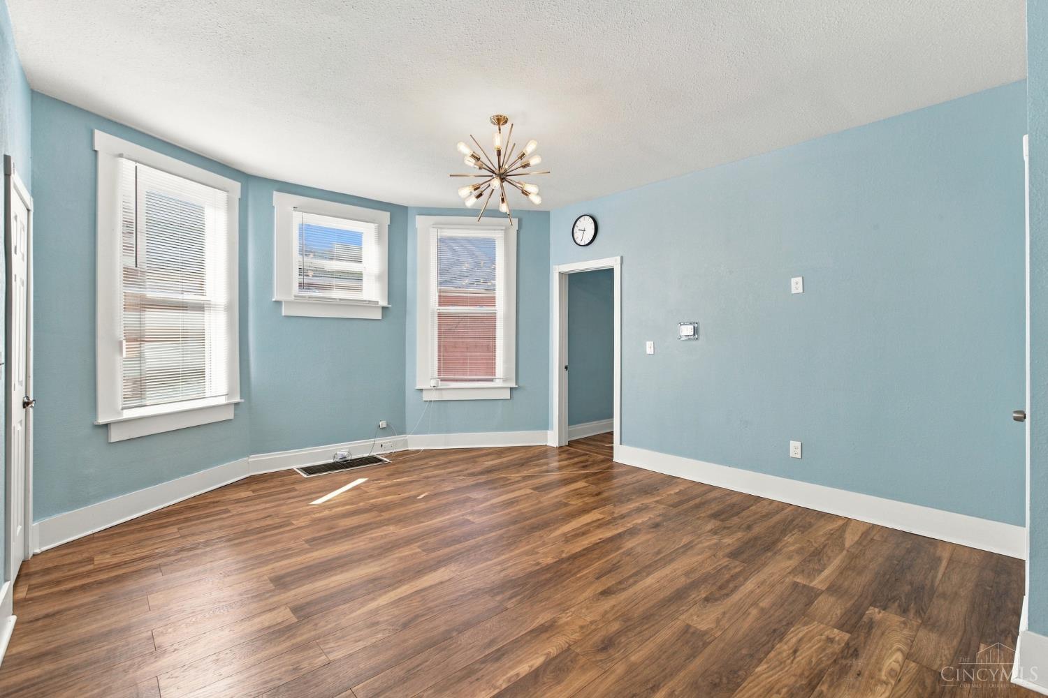 6026 Hamilton Avenue Property Photo 5