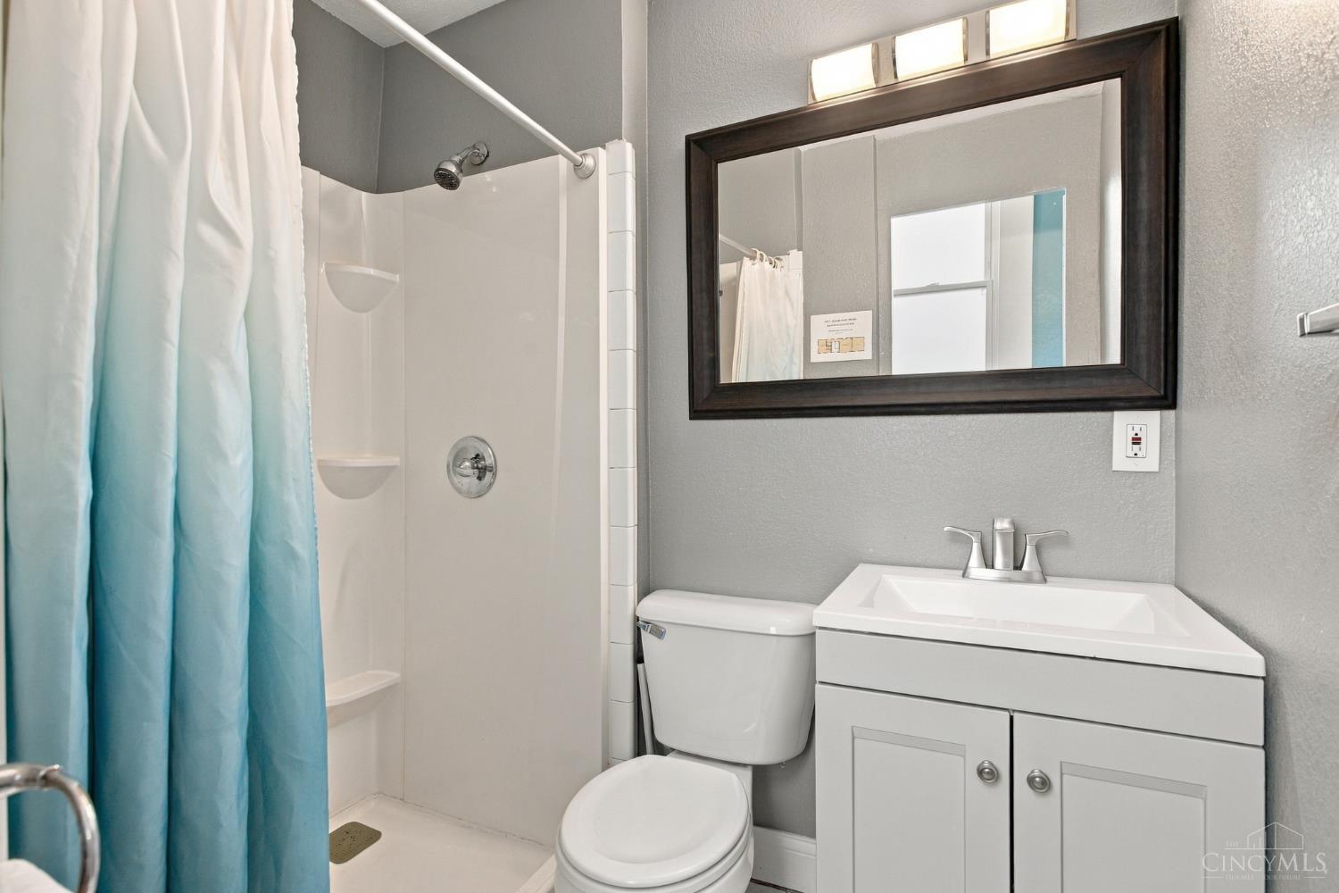 6026 Hamilton Avenue Property Photo 8