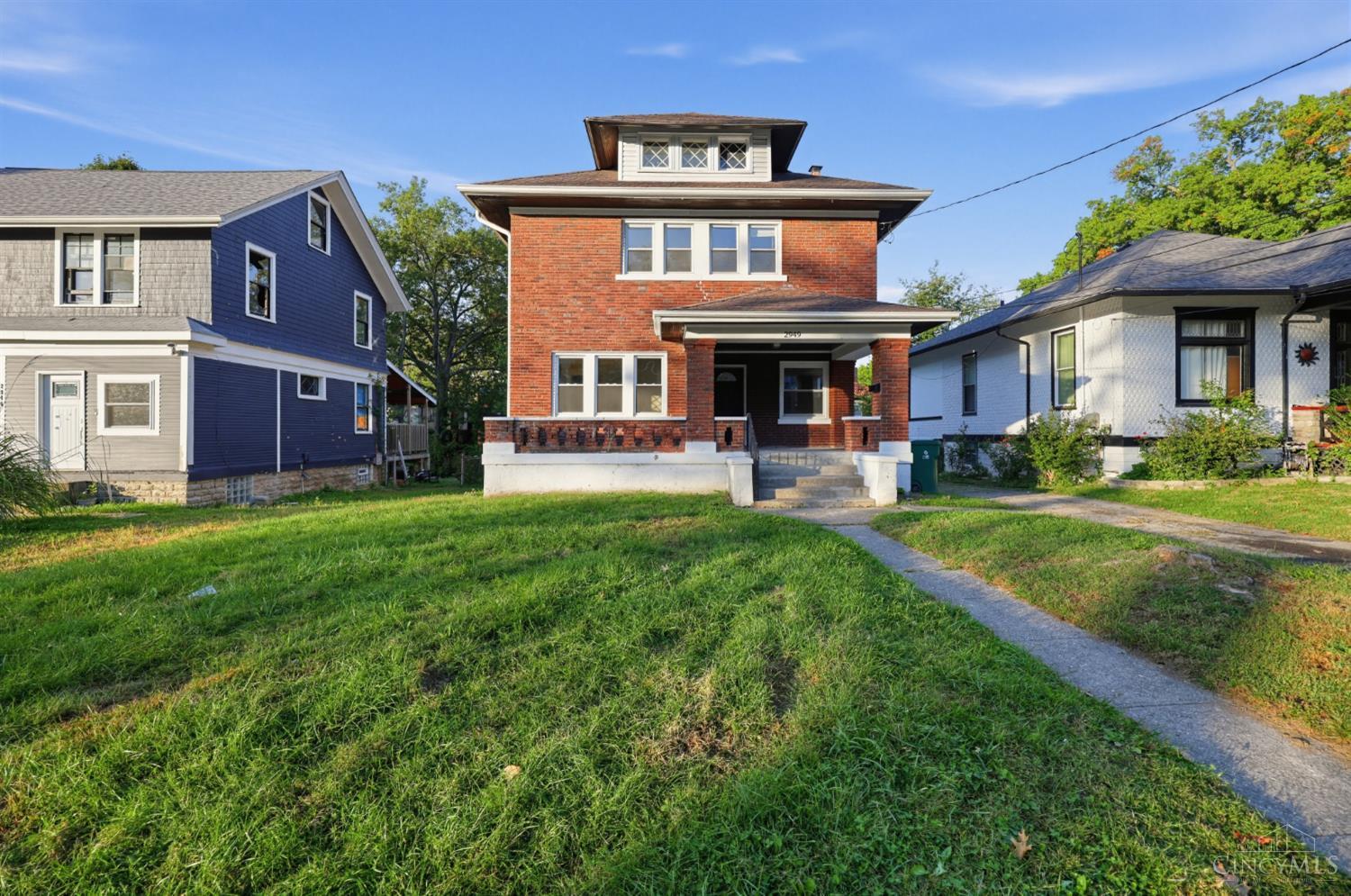 2949 Mignon Avenue Property Photo 1