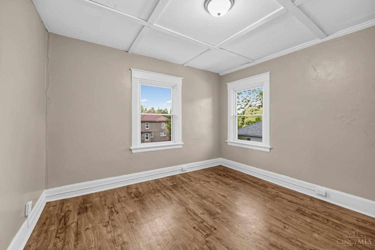 2949 Mignon Avenue Property Photo 13