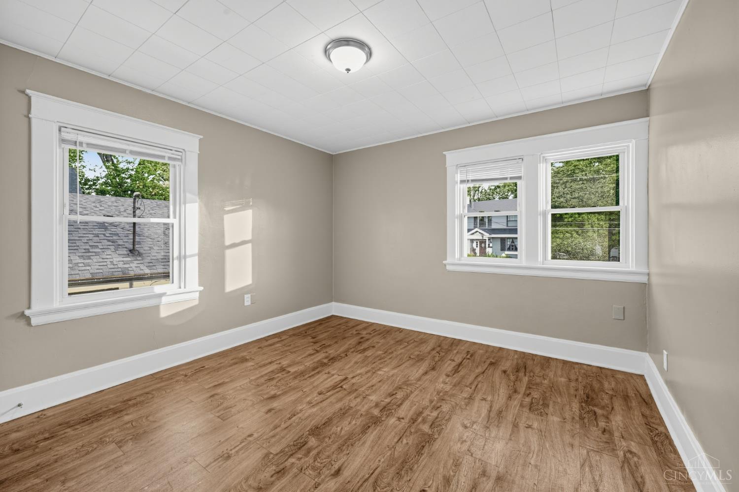 2949 Mignon Avenue Property Photo 17