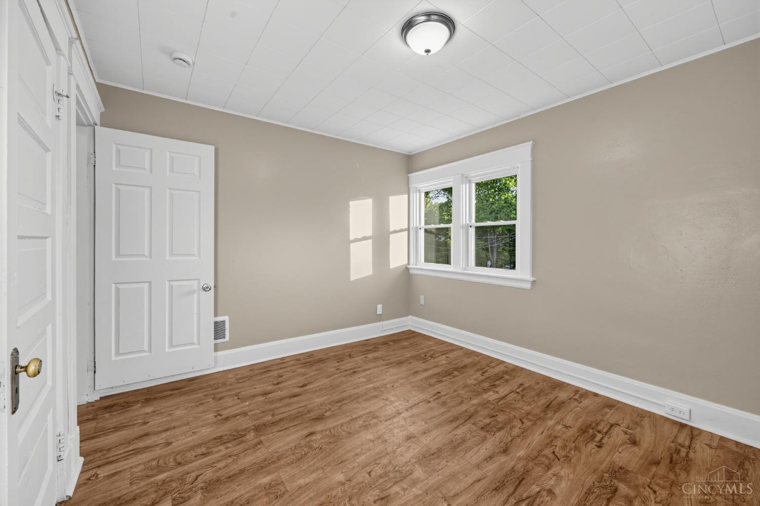 2949 Mignon Avenue Property Photo 18