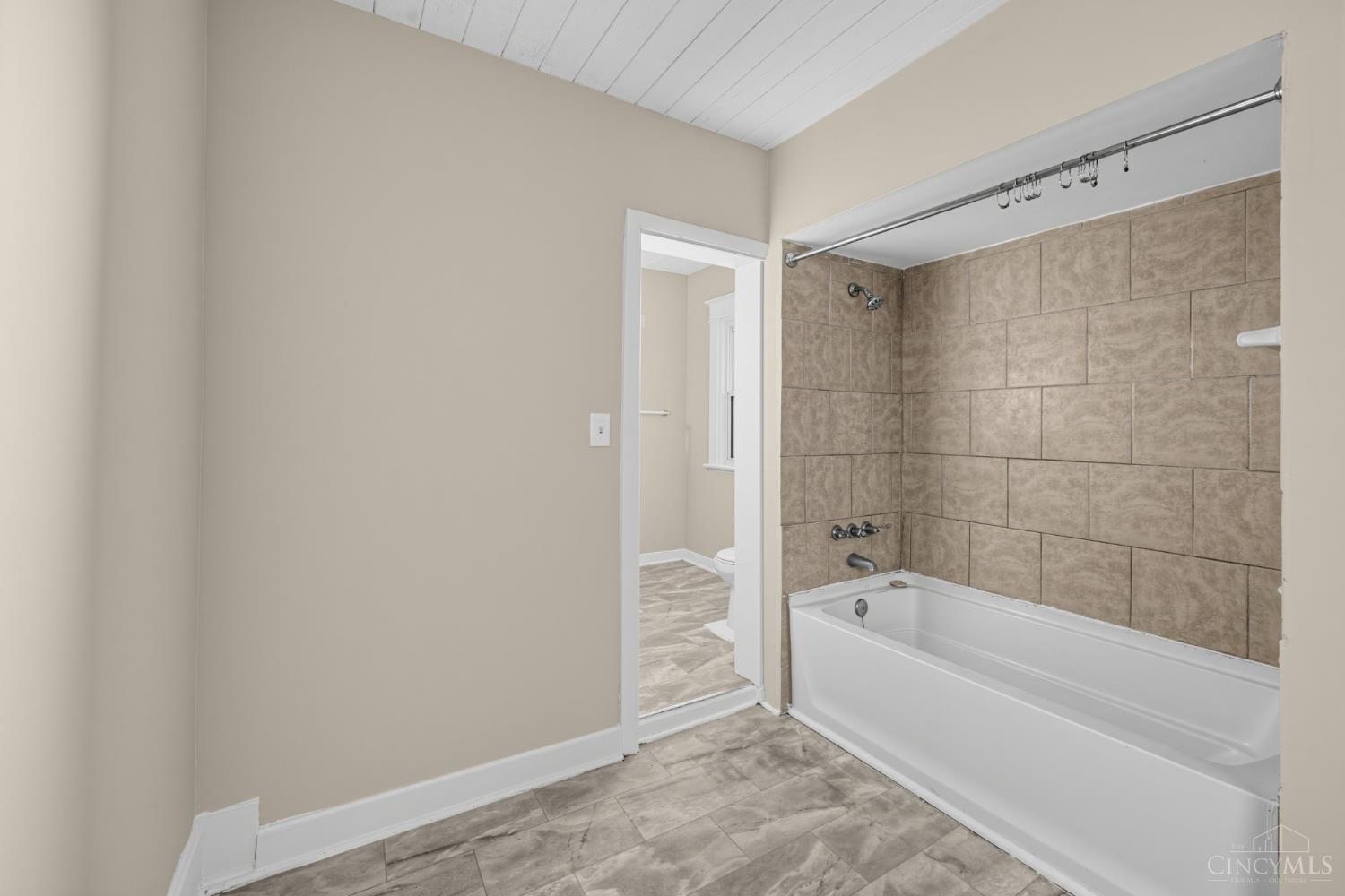 2949 Mignon Avenue Property Photo 21