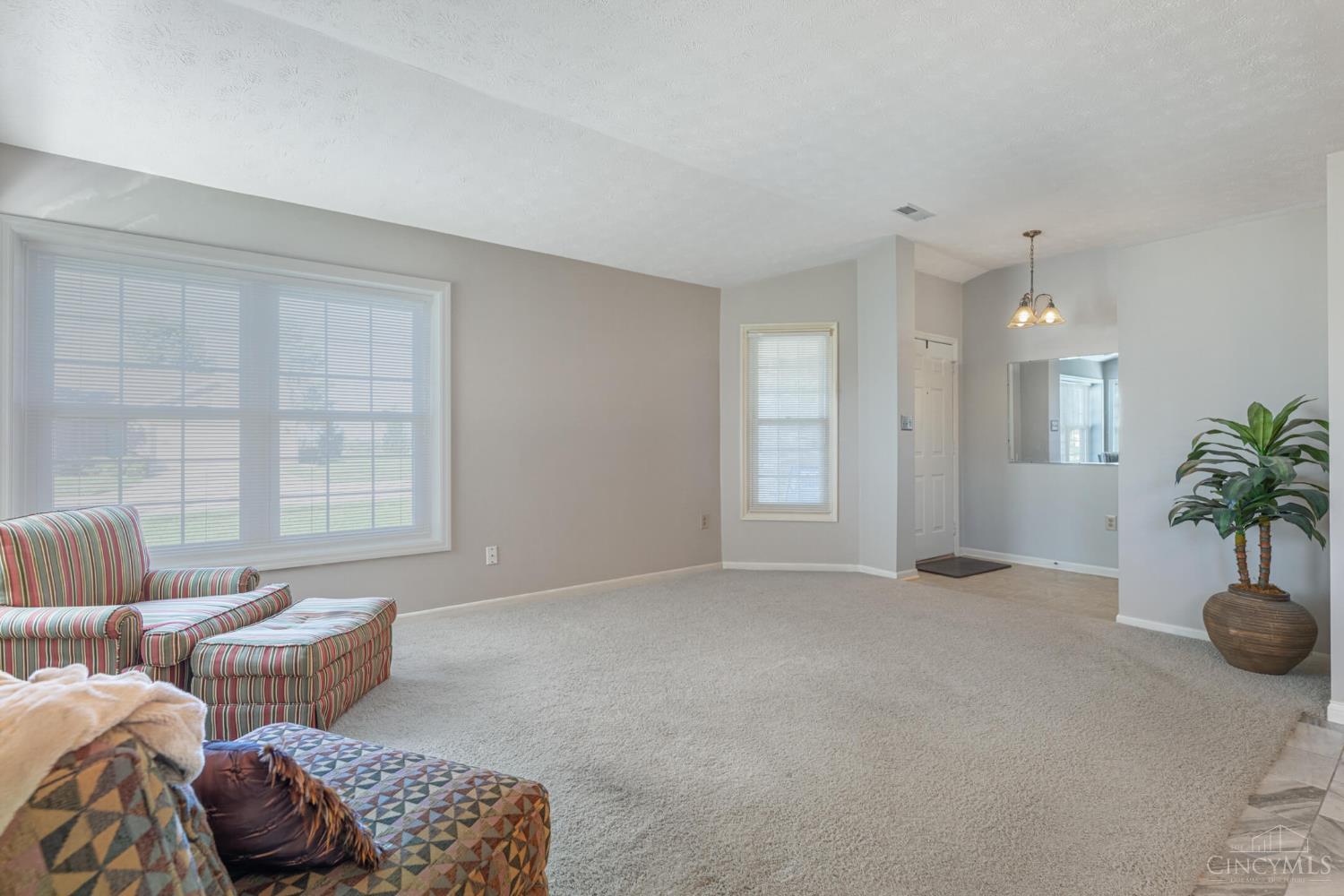 1860 Brandonhall Drive Property Photo 4