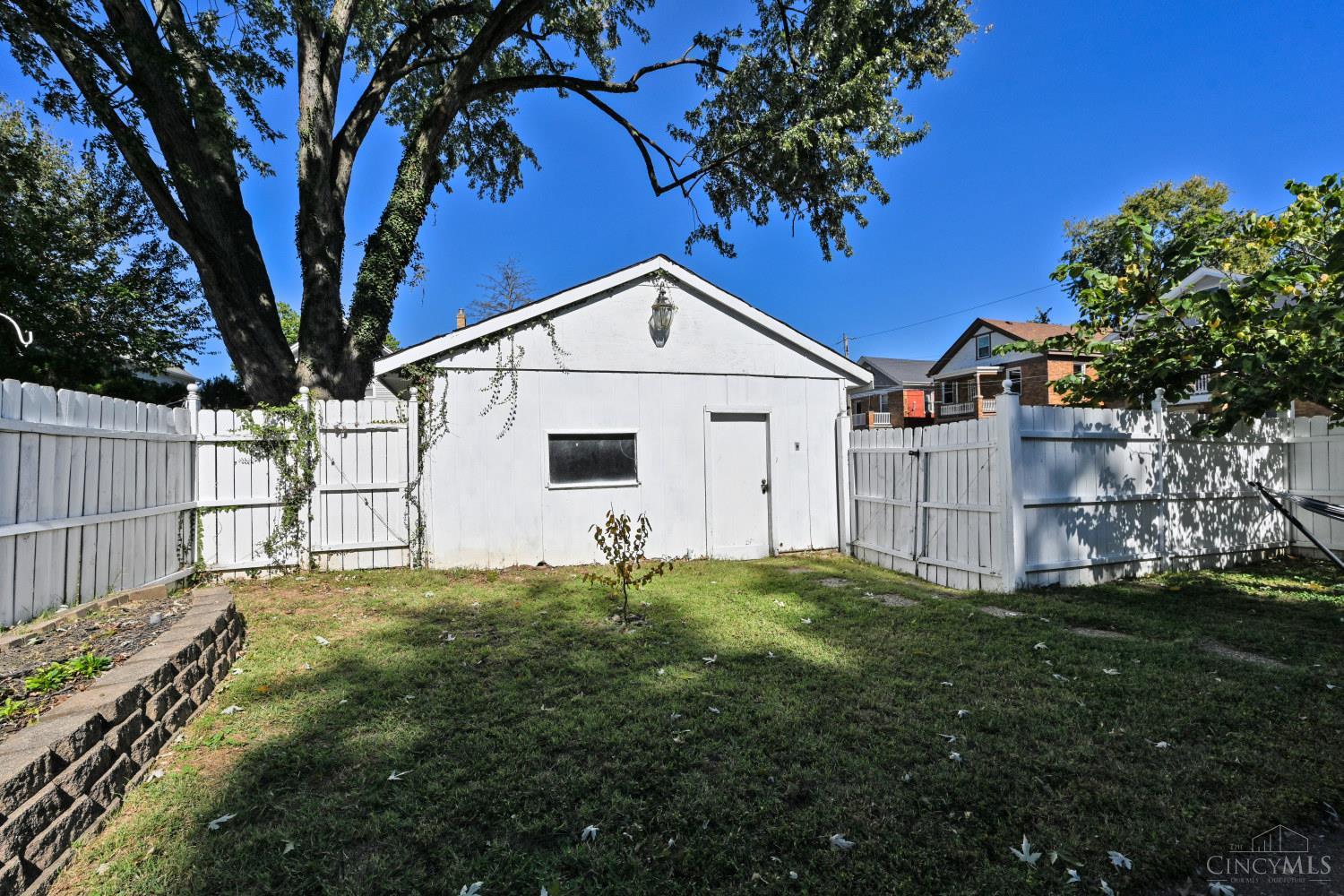 2790 Markbreit Avenue Property Photo 46