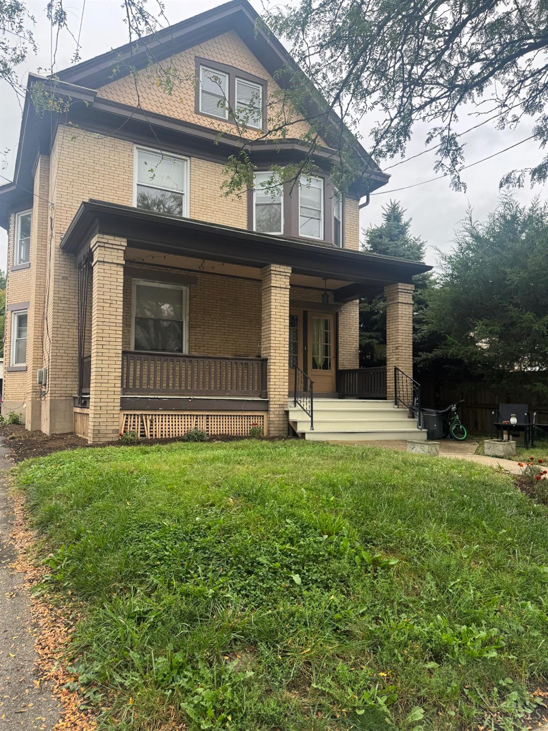 2715 Markbreit Avenue Property Photo 2