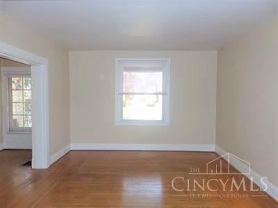 2715 Markbreit Avenue Property Photo 9
