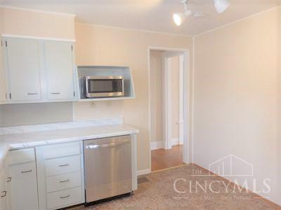 2715 Markbreit Avenue Property Photo 11