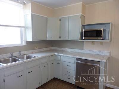 2715 Markbreit Avenue Property Photo 12