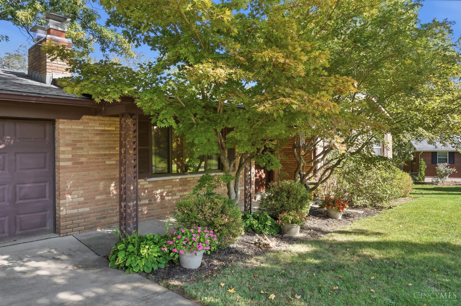 6996 Gary Lee Drive Property Photo 2