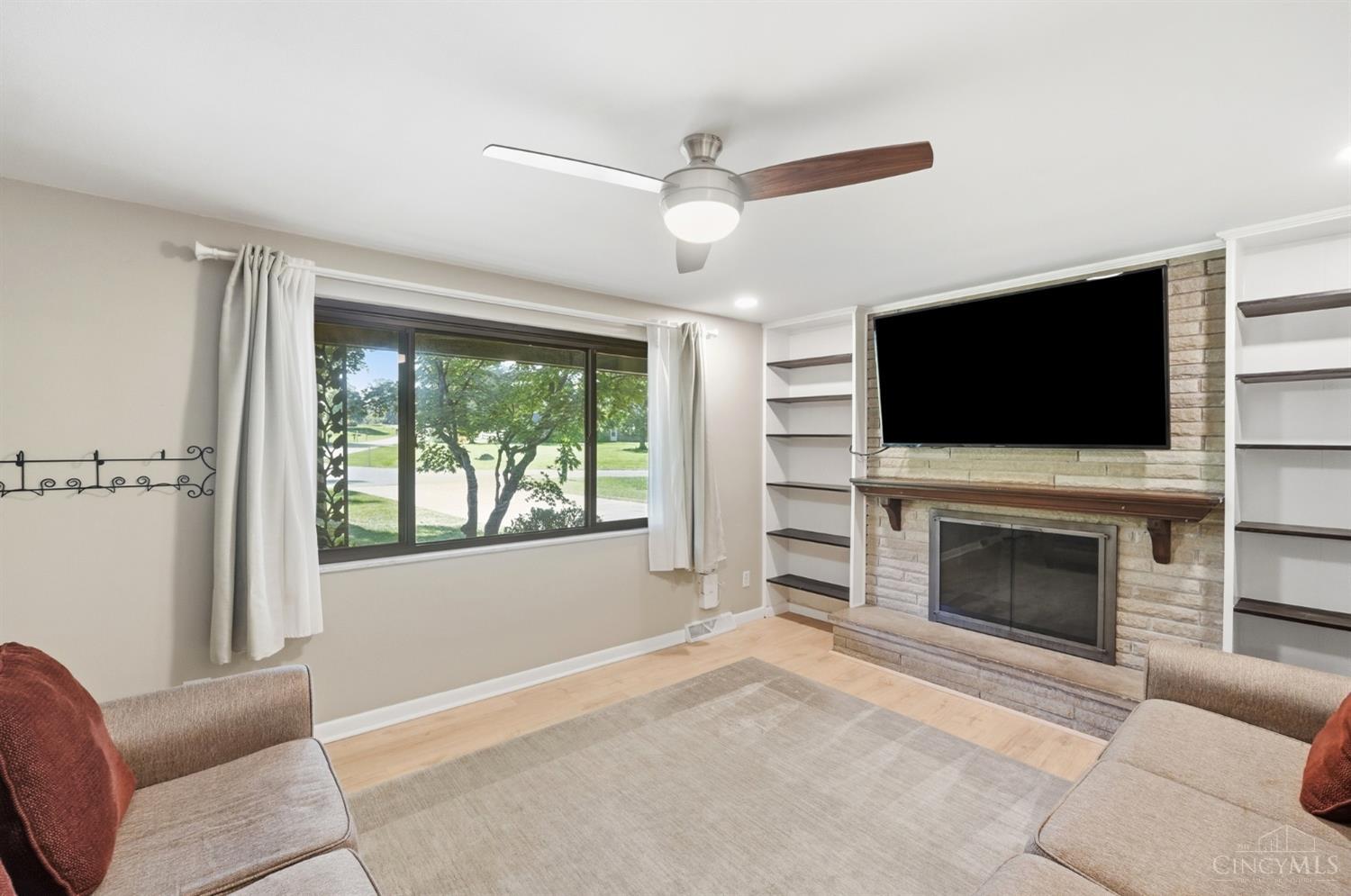 6996 Gary Lee Drive Property Photo 4