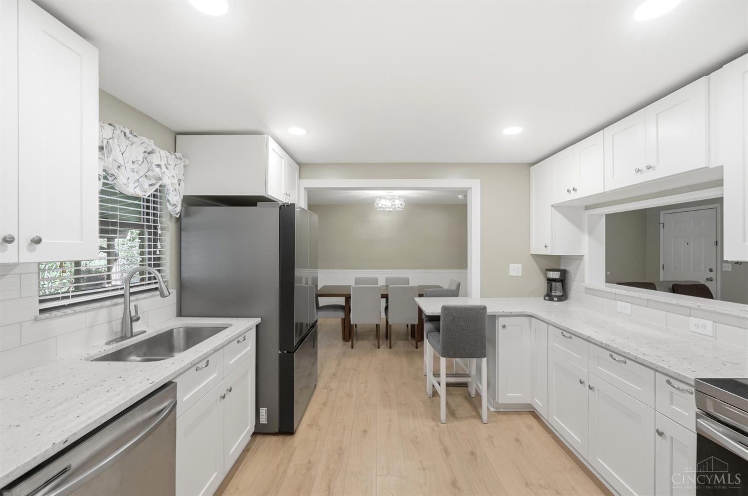 6996 Gary Lee Drive Property Photo 12