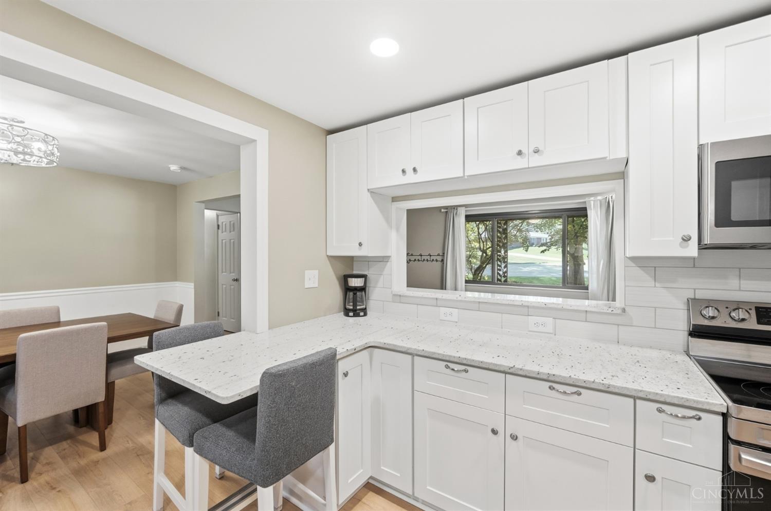 6996 Gary Lee Drive Property Photo 14