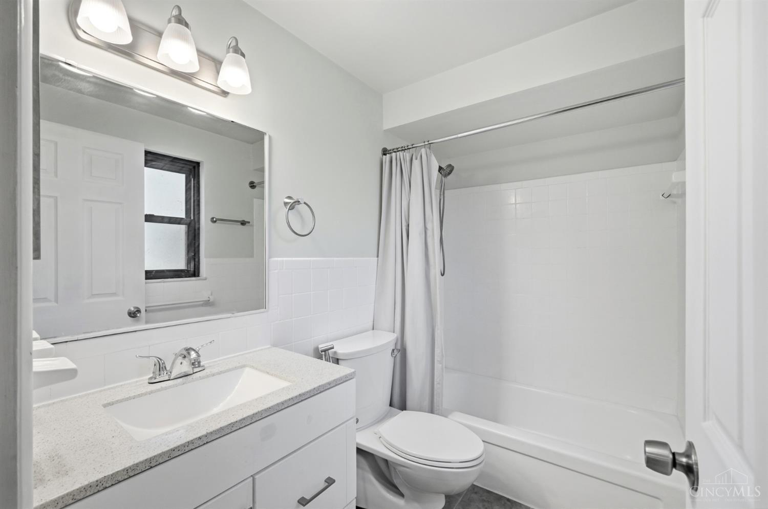 6996 Gary Lee Drive Property Photo 17