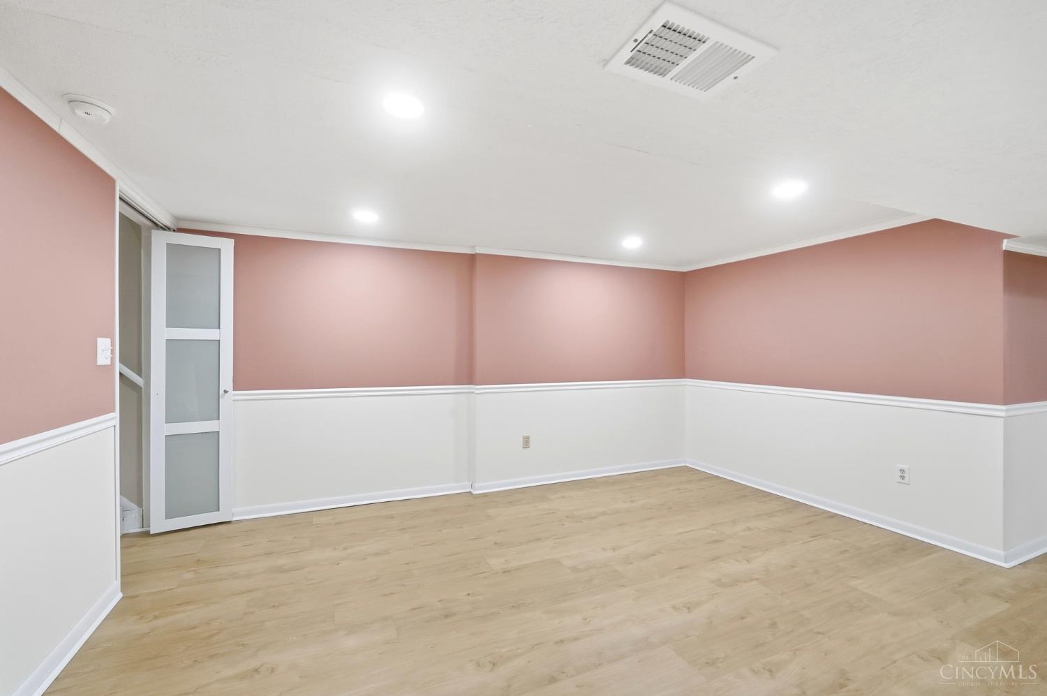 6996 Gary Lee Drive Property Photo 26