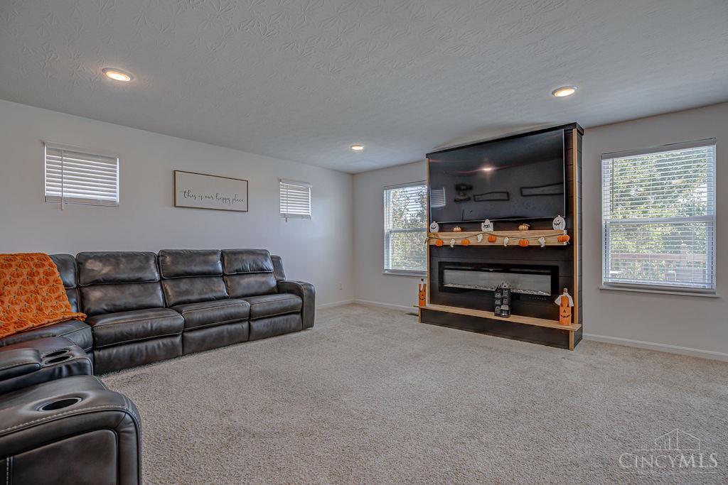 2148 Pine Valley Drive Property Photo 3
