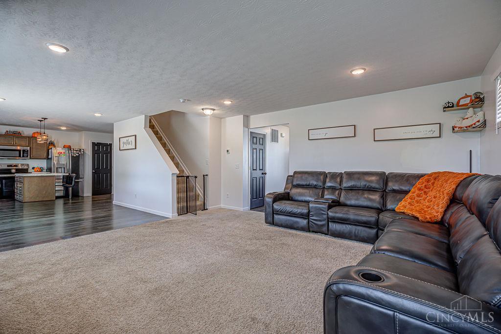 2148 Pine Valley Drive Property Photo 4
