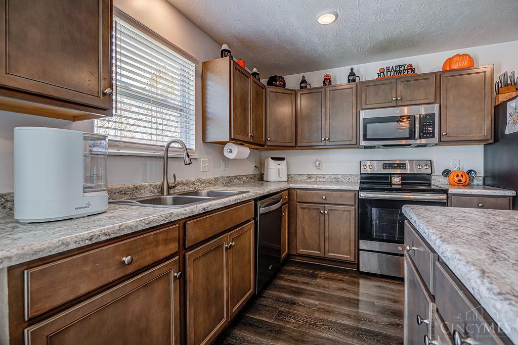 2148 Pine Valley Drive Property Photo 6