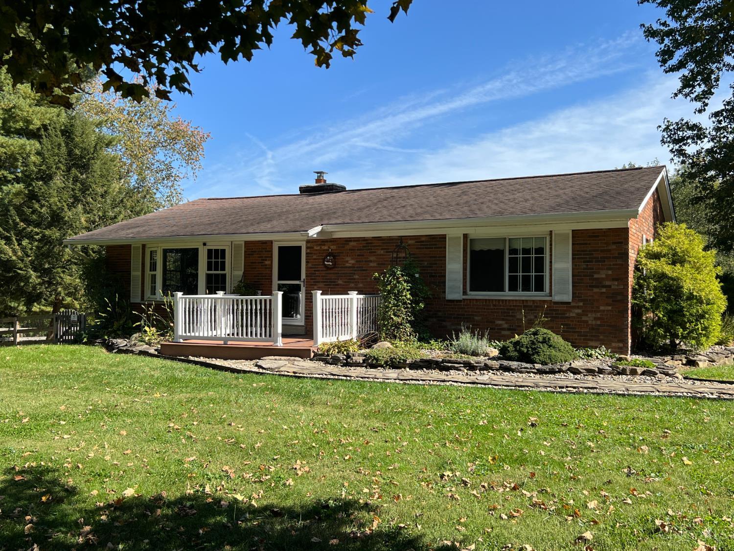 8311 State Road 48 Property Photo 1