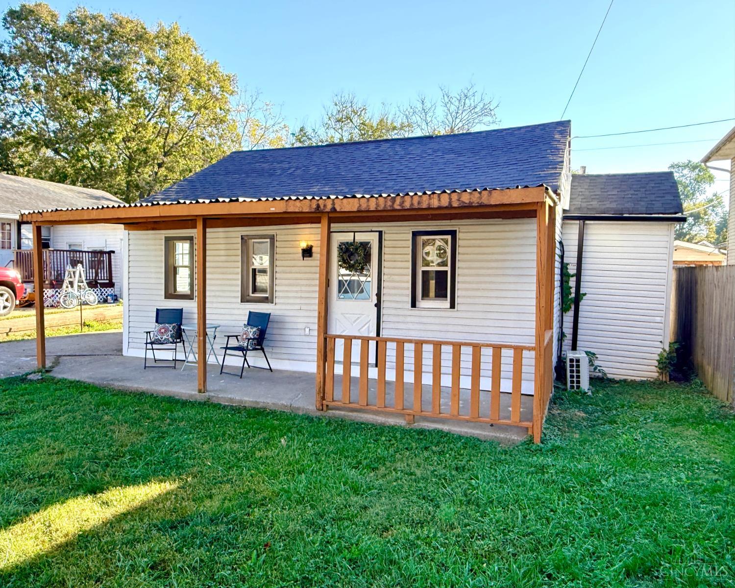 1912 Parkamo Avenue Property Photo 1