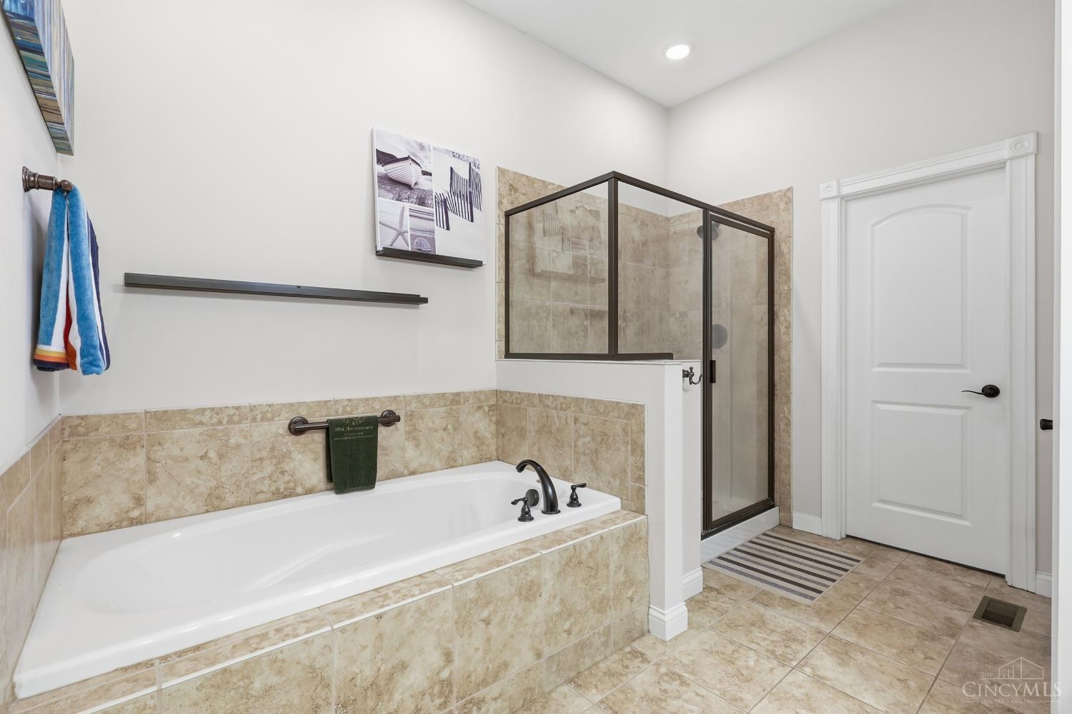5811 Falling Brook Drive Property Photo 16