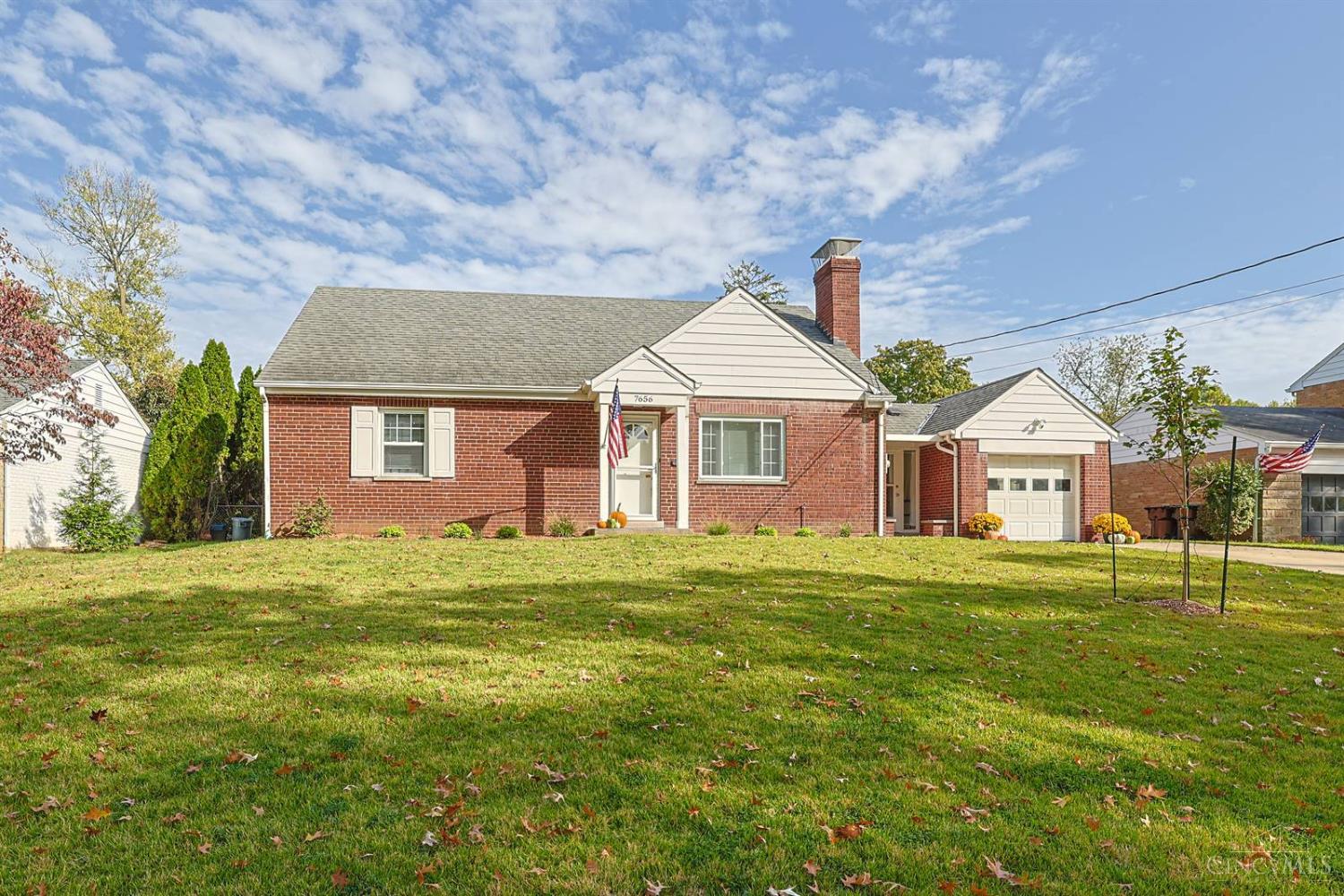 7656 Gwenwyn Drive Property Photo 1