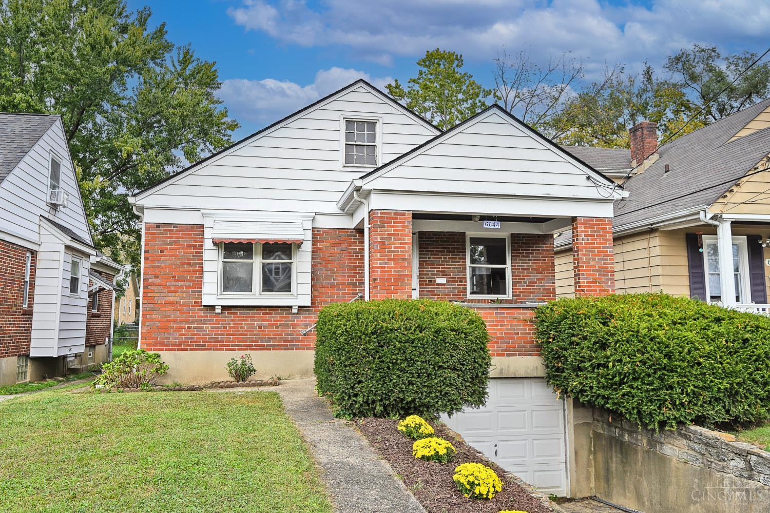 6844 Roe Street Property Photo 1