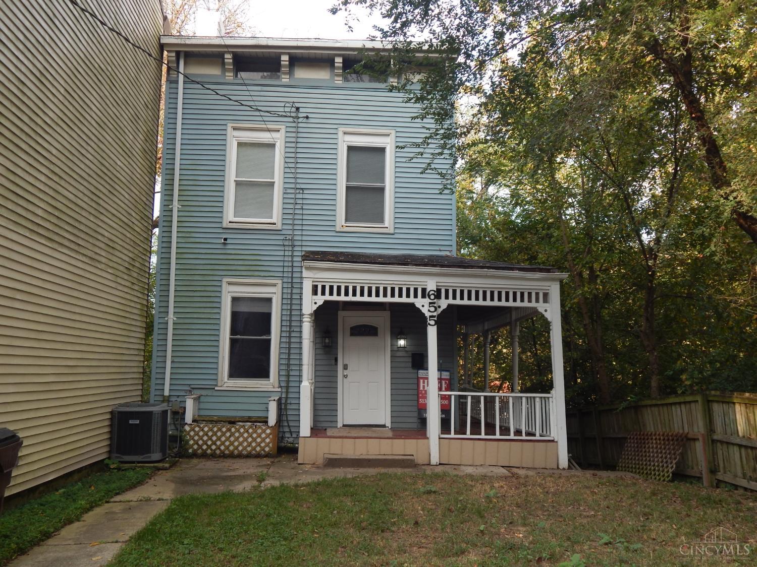 655 Steiner Avenue Property Photo 1