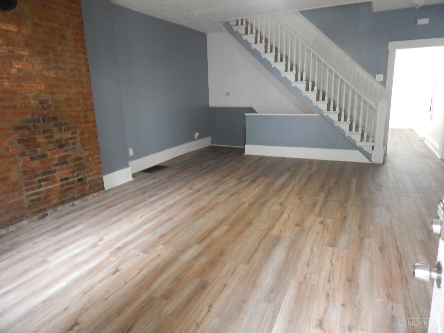 655 Steiner Avenue Property Photo 5
