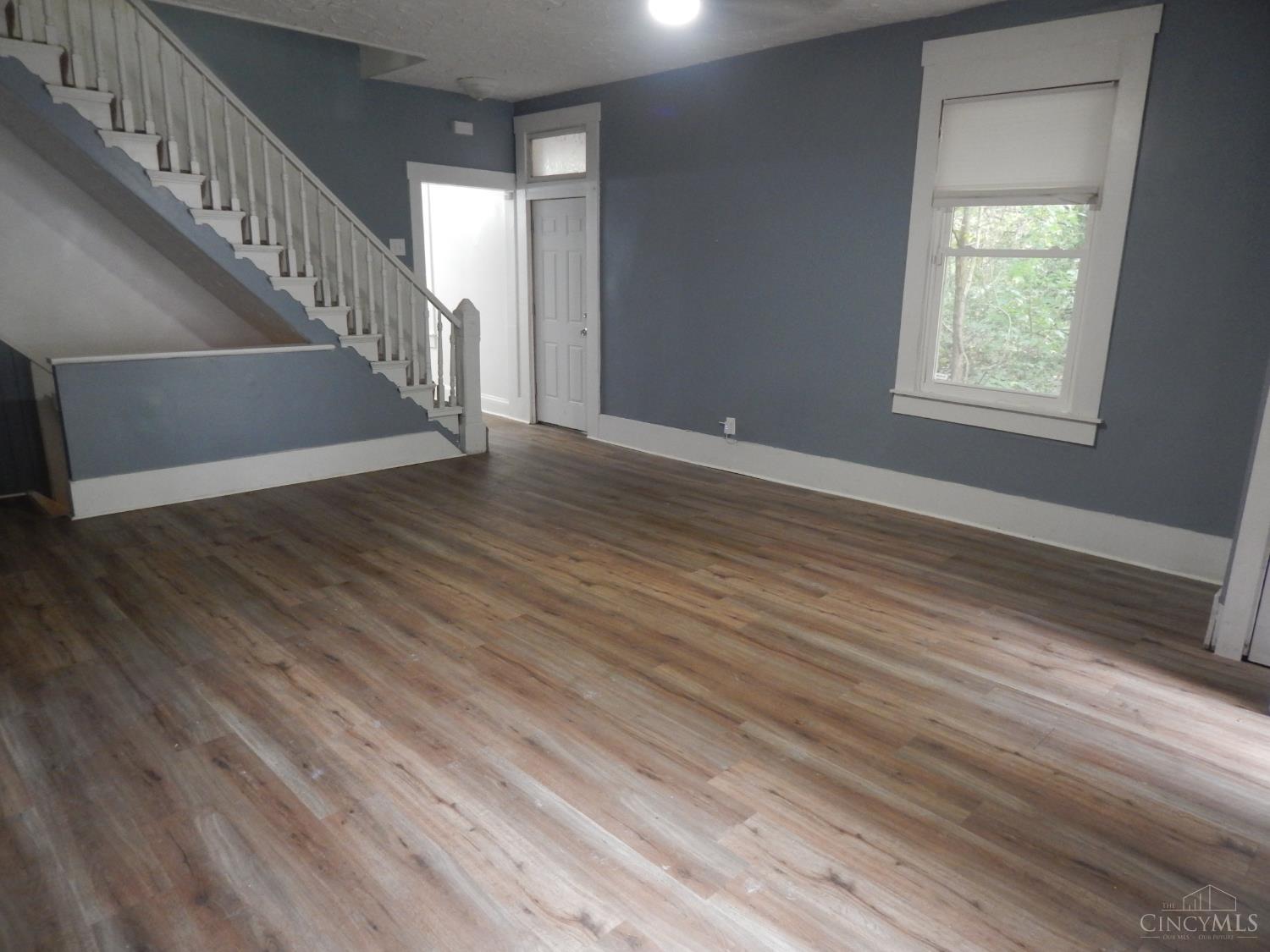 655 Steiner Avenue Property Photo 6