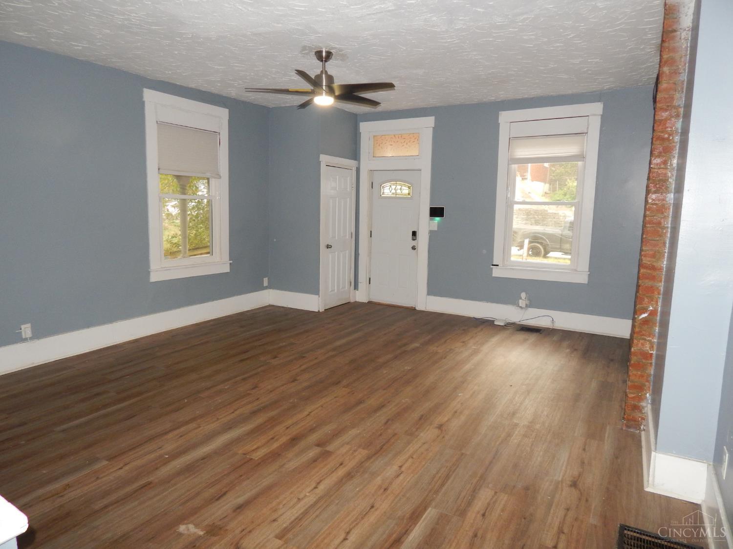 655 Steiner Avenue Property Photo 8