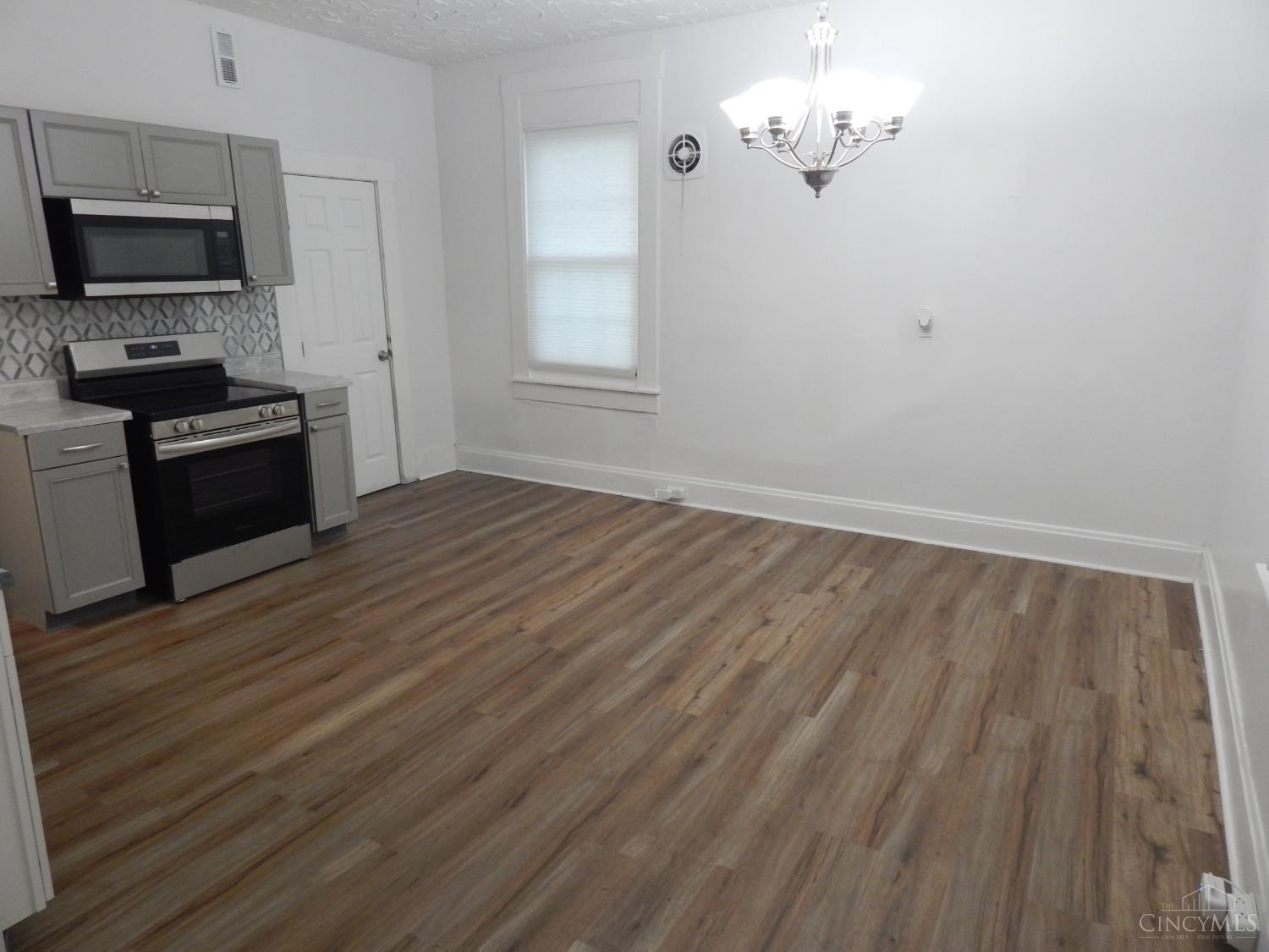 655 Steiner Avenue Property Photo 11