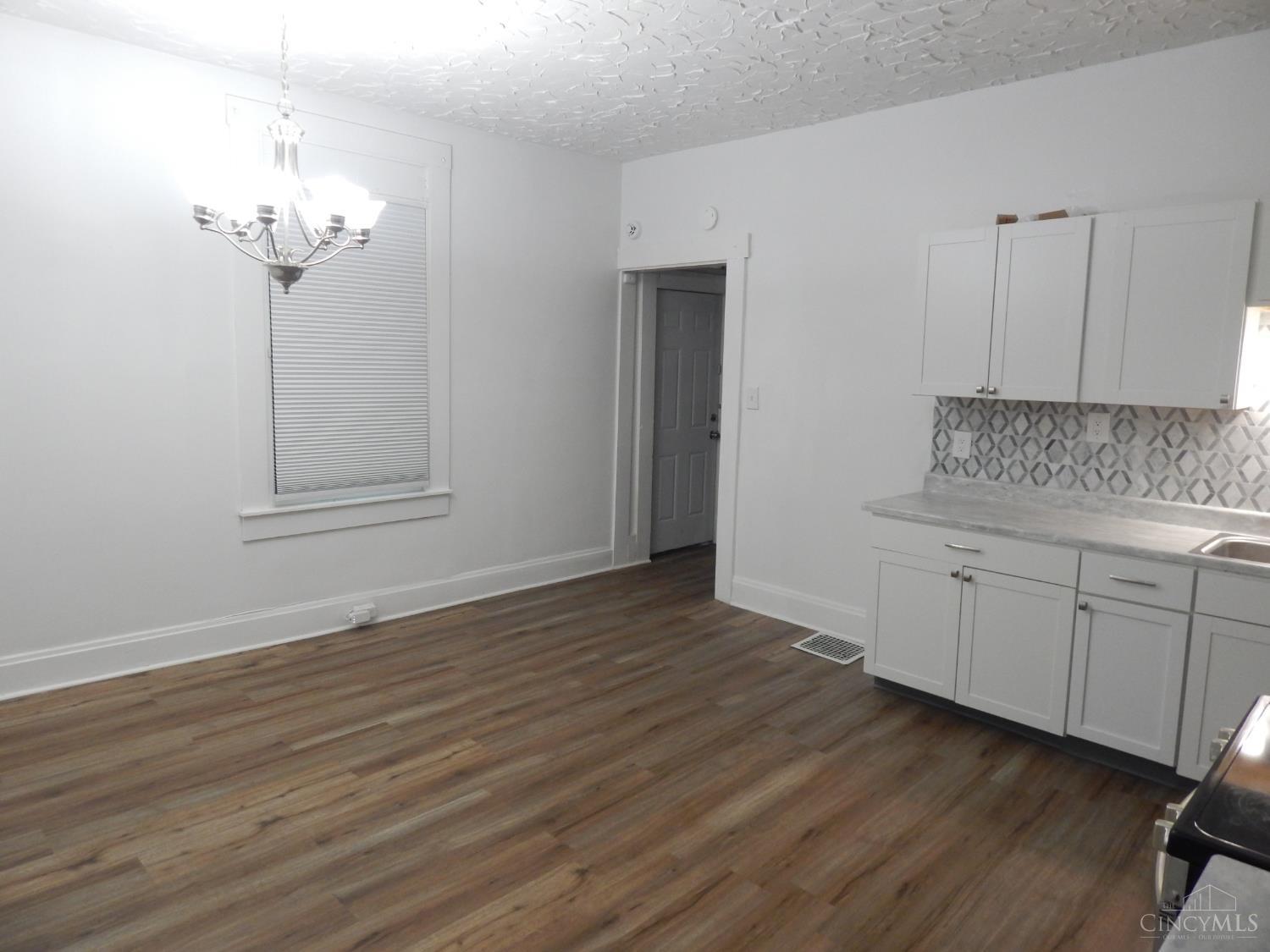 655 Steiner Avenue Property Photo 13