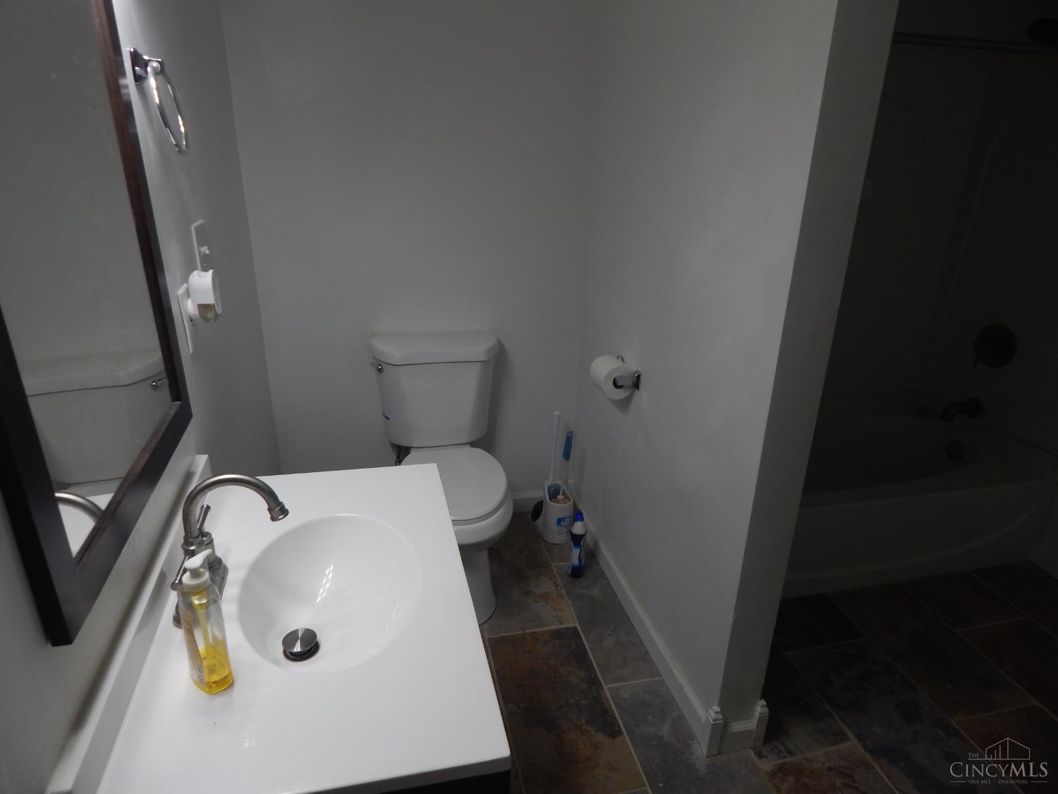 655 Steiner Avenue Property Photo 18