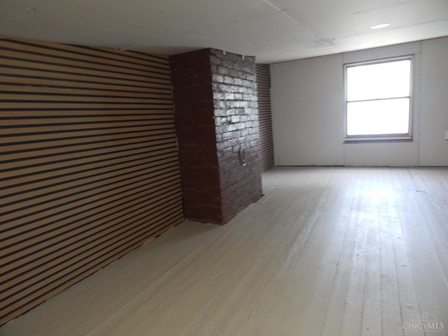 655 Steiner Avenue Property Photo 28