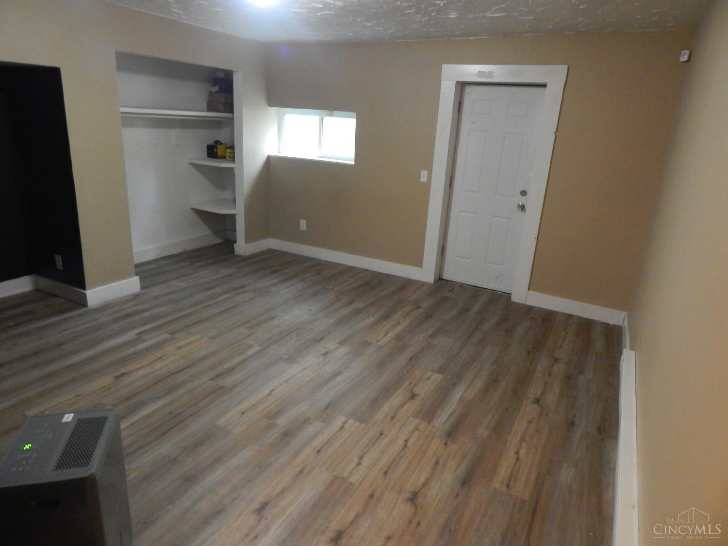 655 Steiner Avenue Property Photo 32