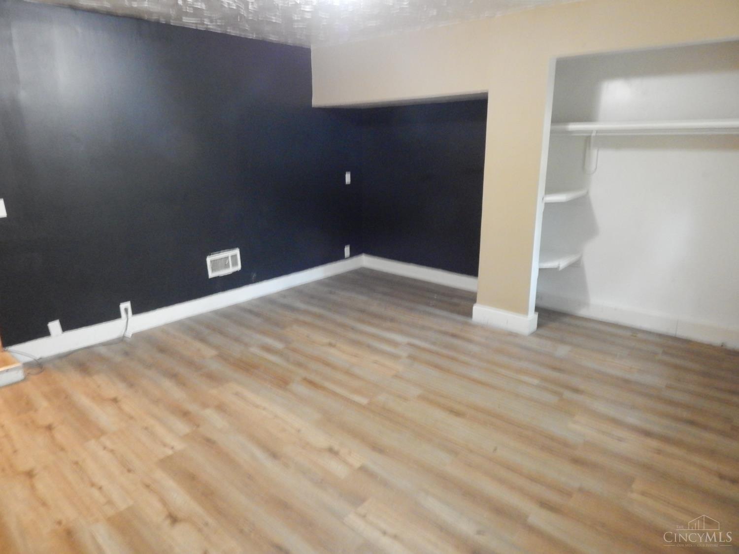 655 Steiner Avenue Property Photo 34