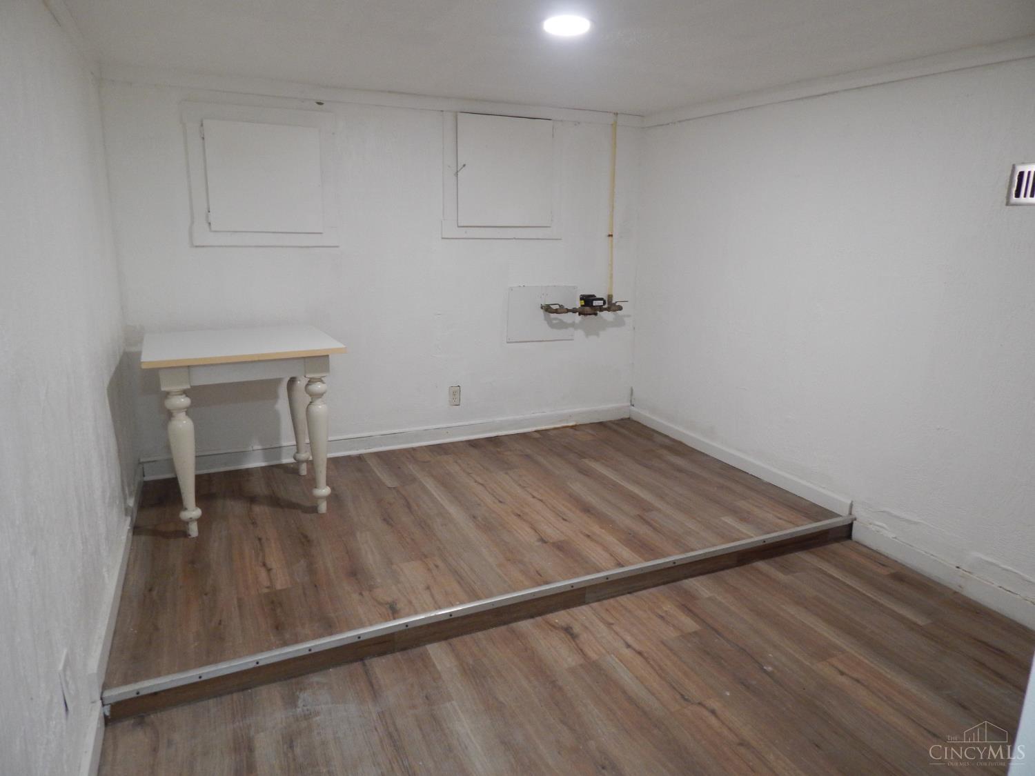 655 Steiner Avenue Property Photo 40