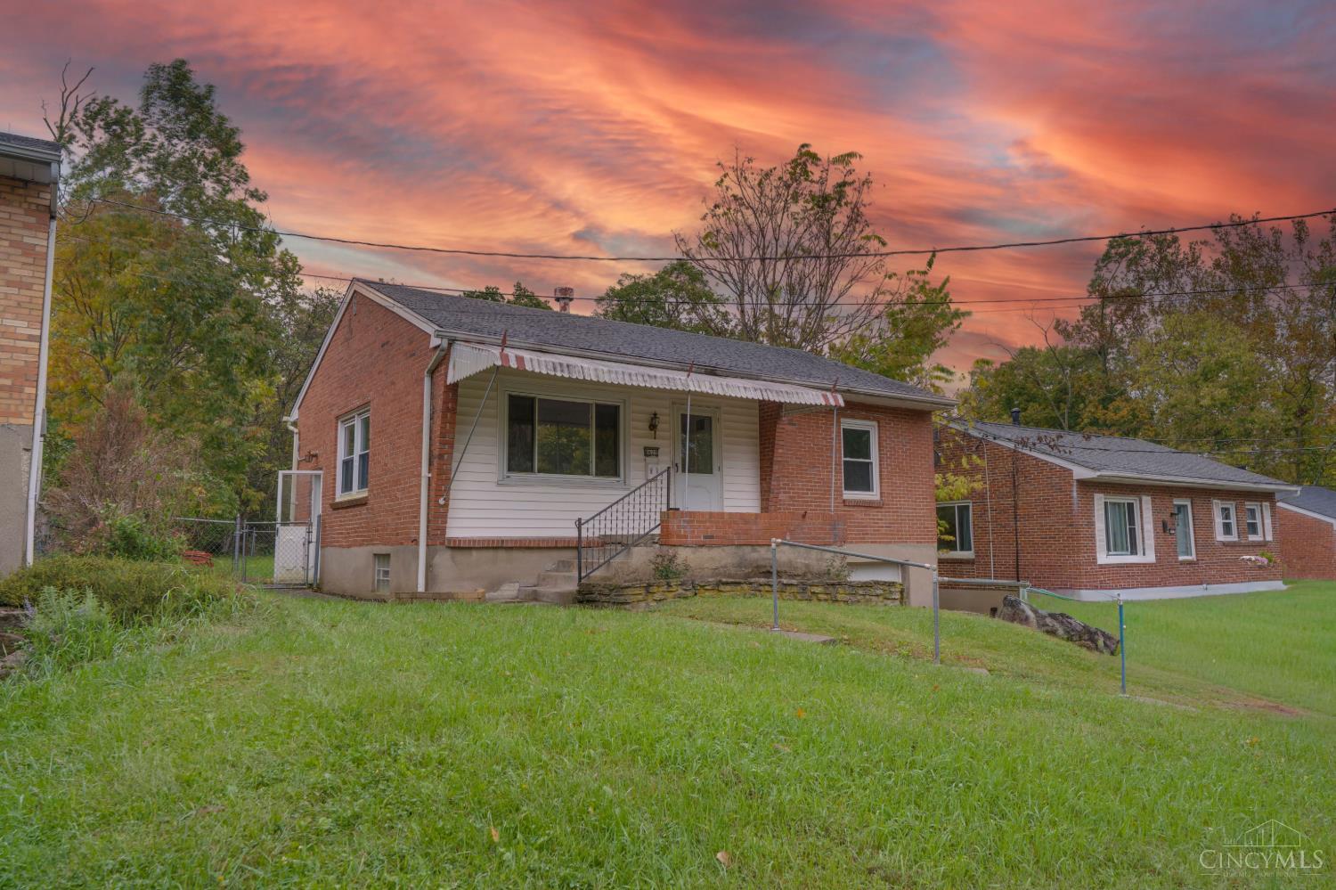 8622 Wicklow Avenue Property Photo 1
