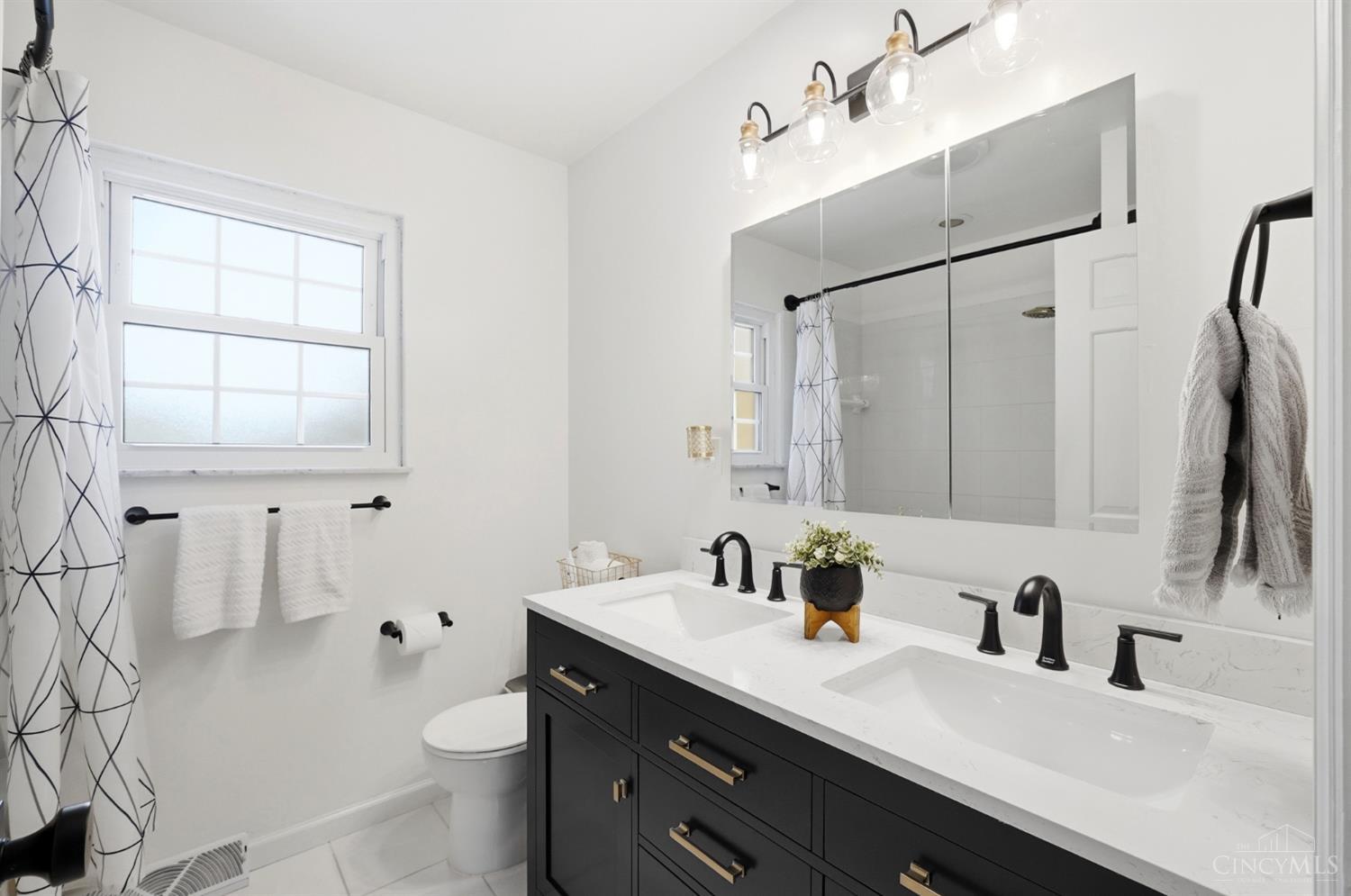 4470 Classic Drive Property Photo 17