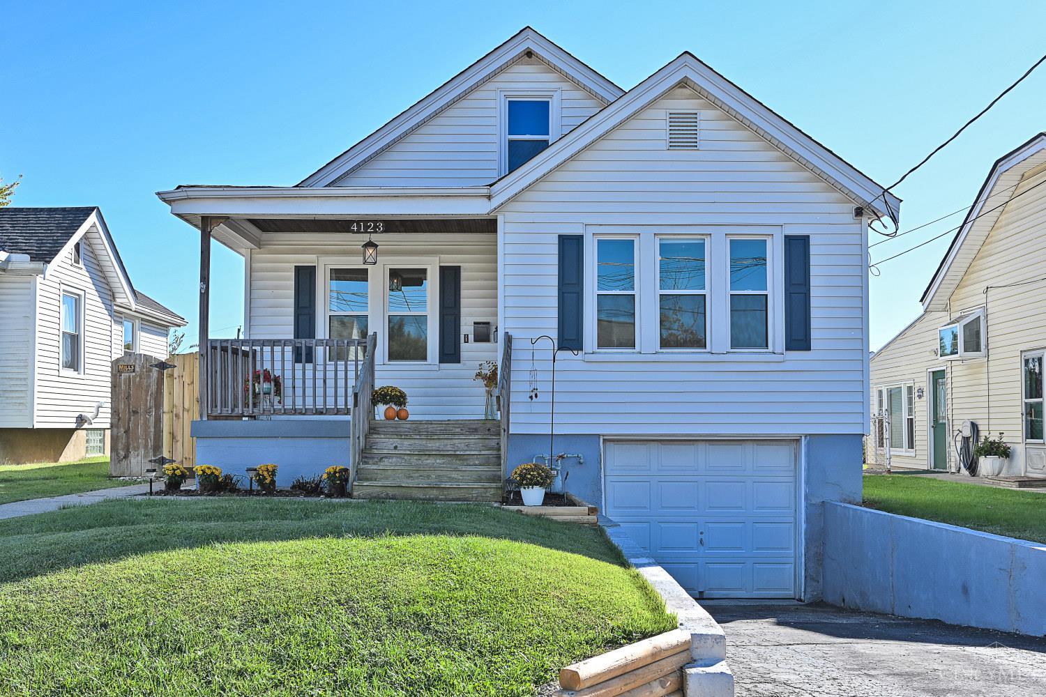 4123 Schenck Avenue Property Photo 1