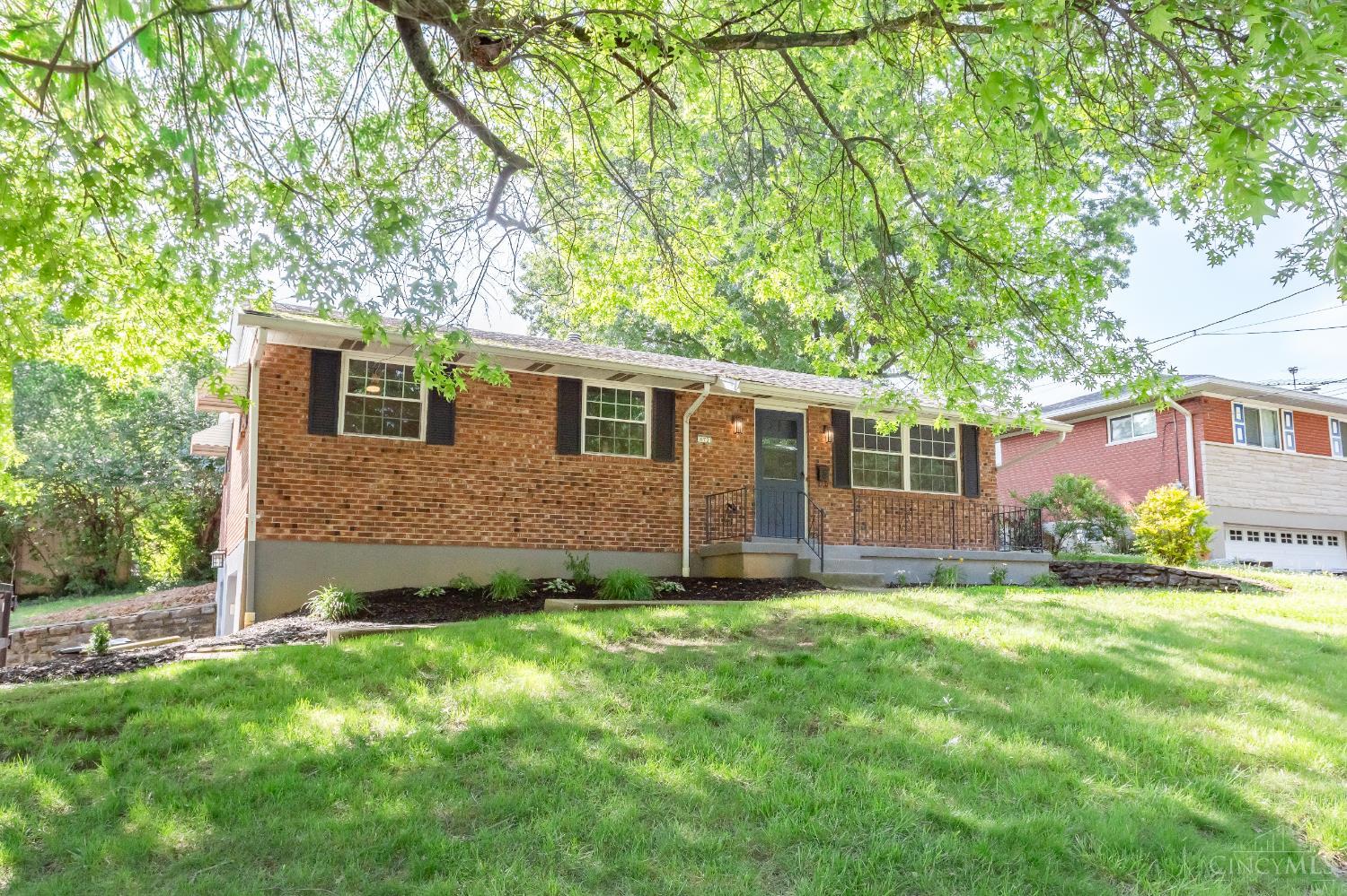 673 Karnak Property Photo 1