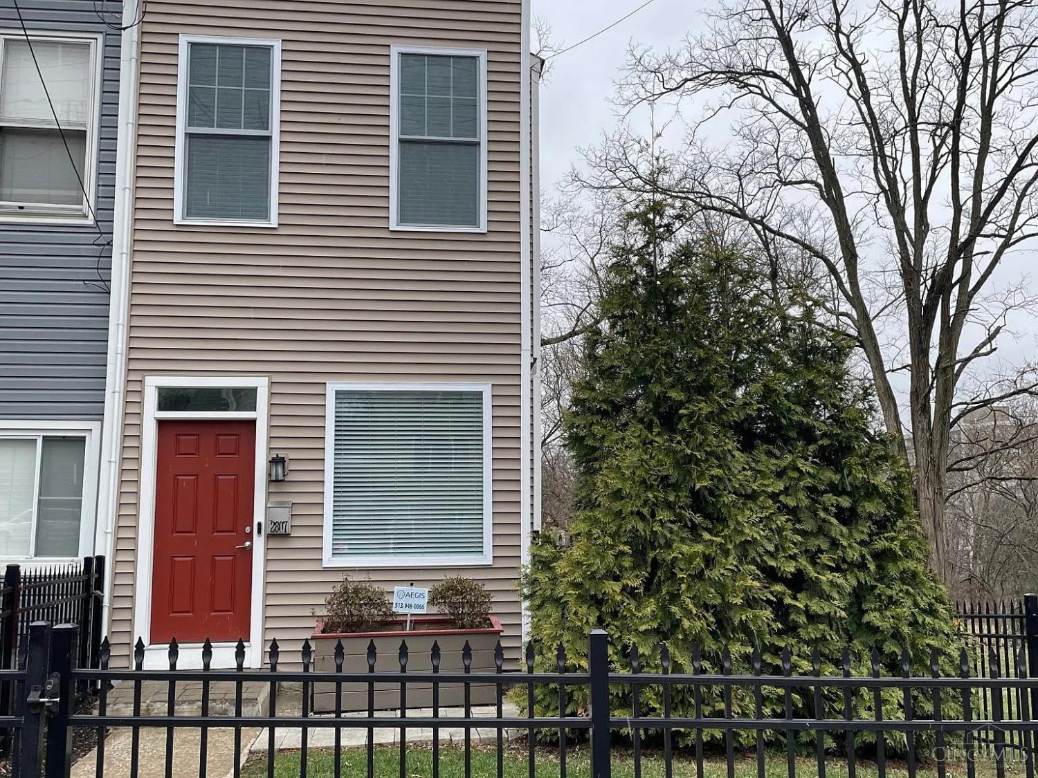 2807 Price Avenue Property Photo 1