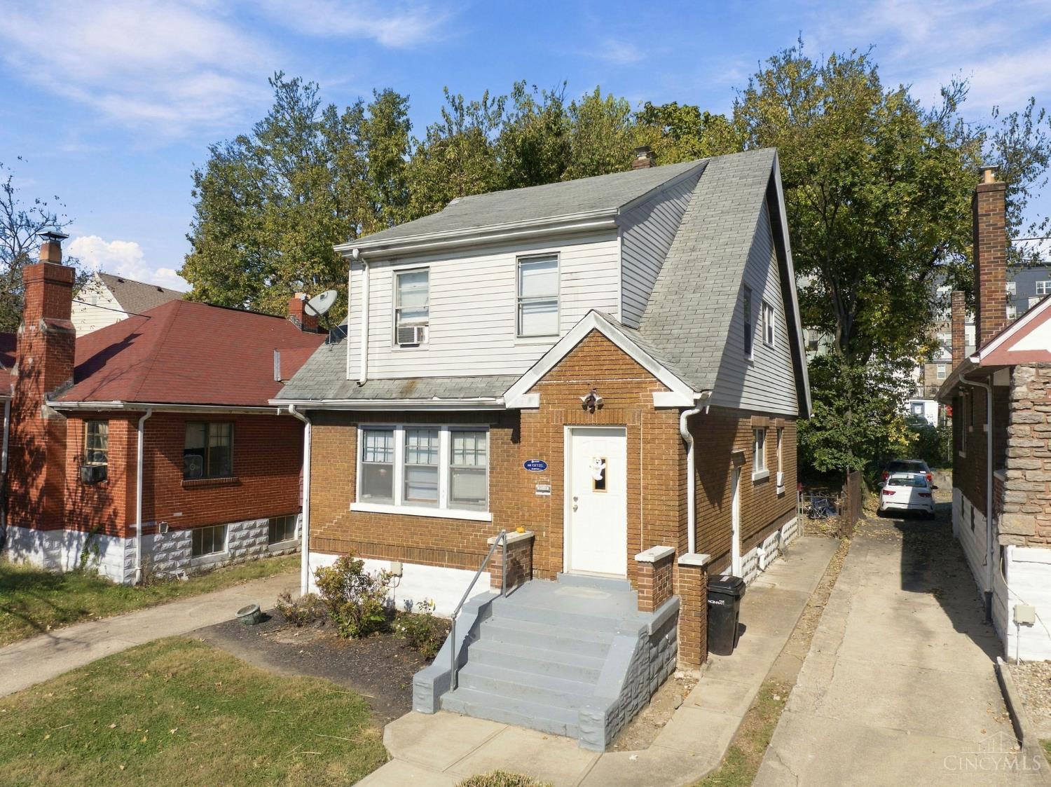 136 Detzel Place Property Photo 1