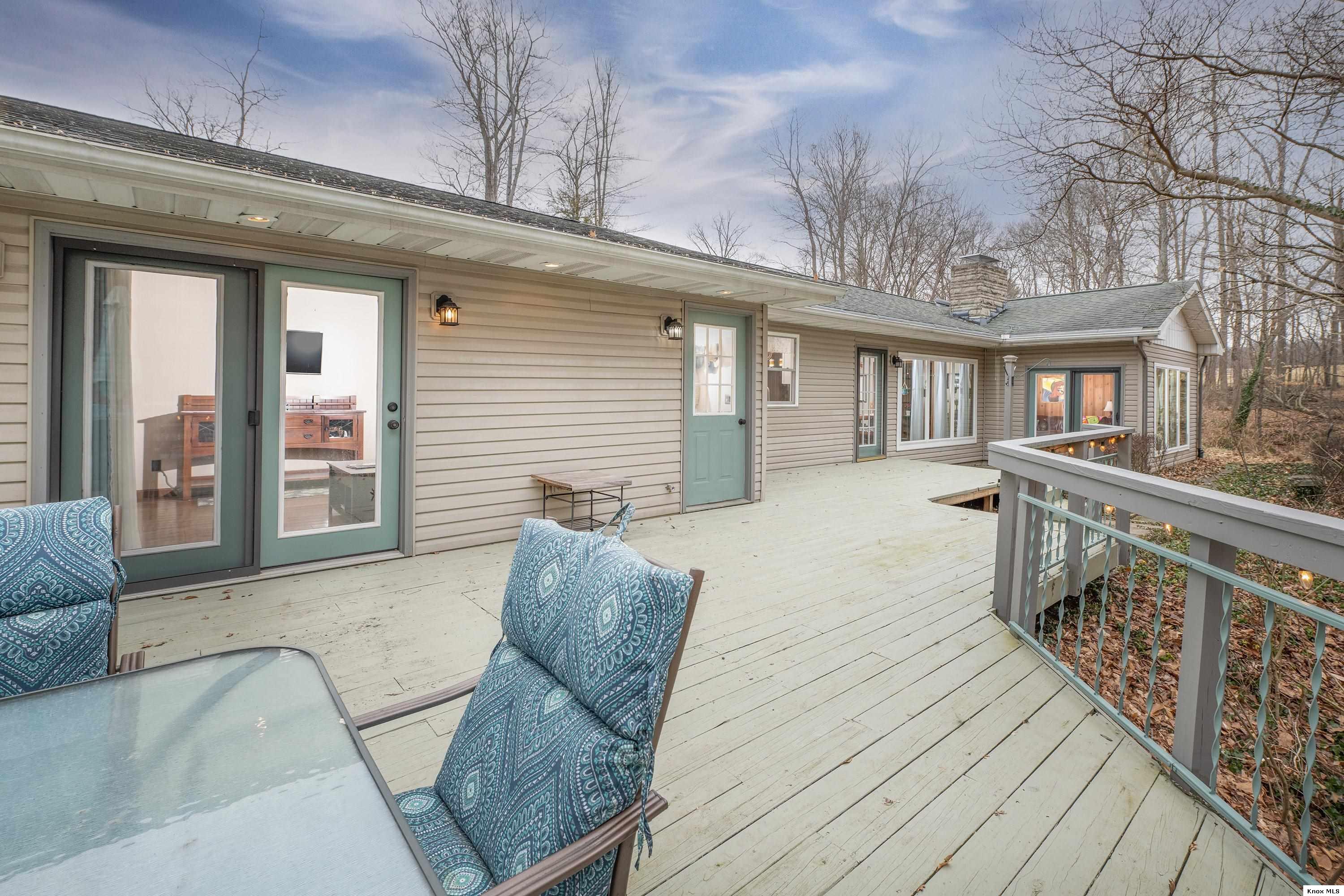20860 Newcastle Rd Property Photo 5