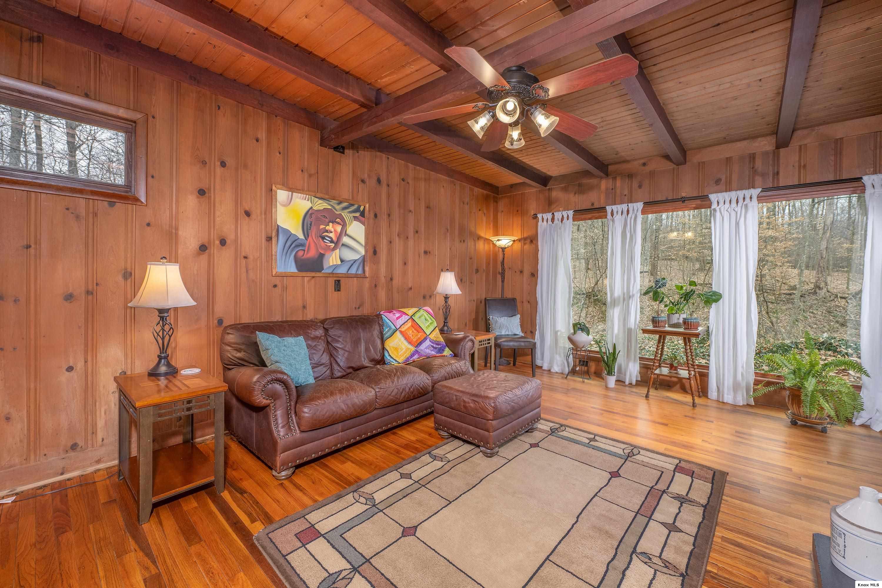 20860 Newcastle Rd Property Photo 14