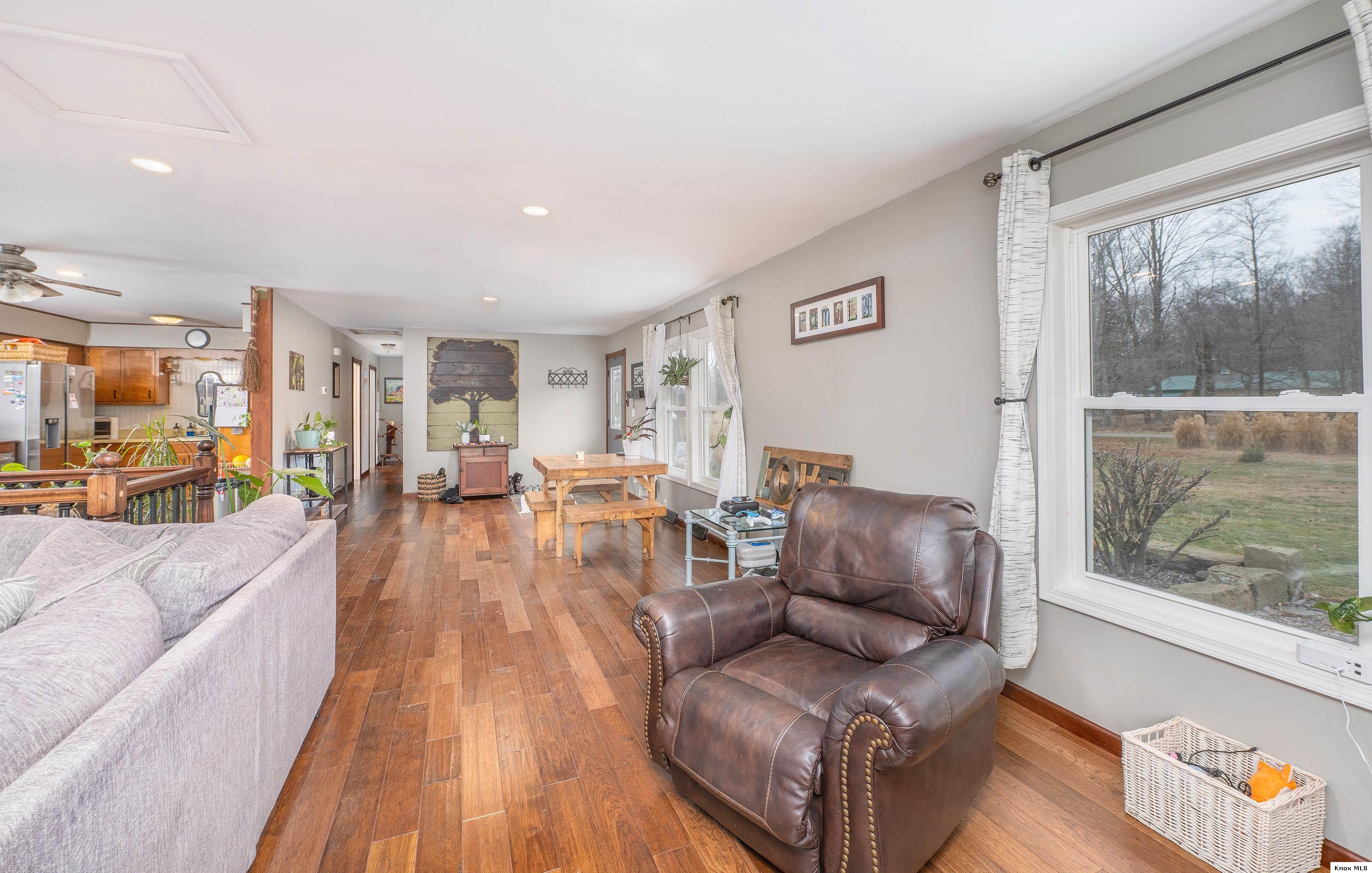 9508 Gregg Road Property Photo 4