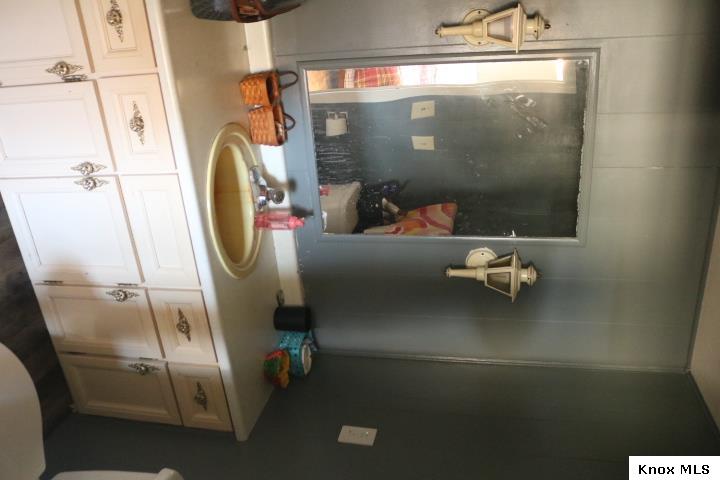 11250 Yankee St Property Photo 9