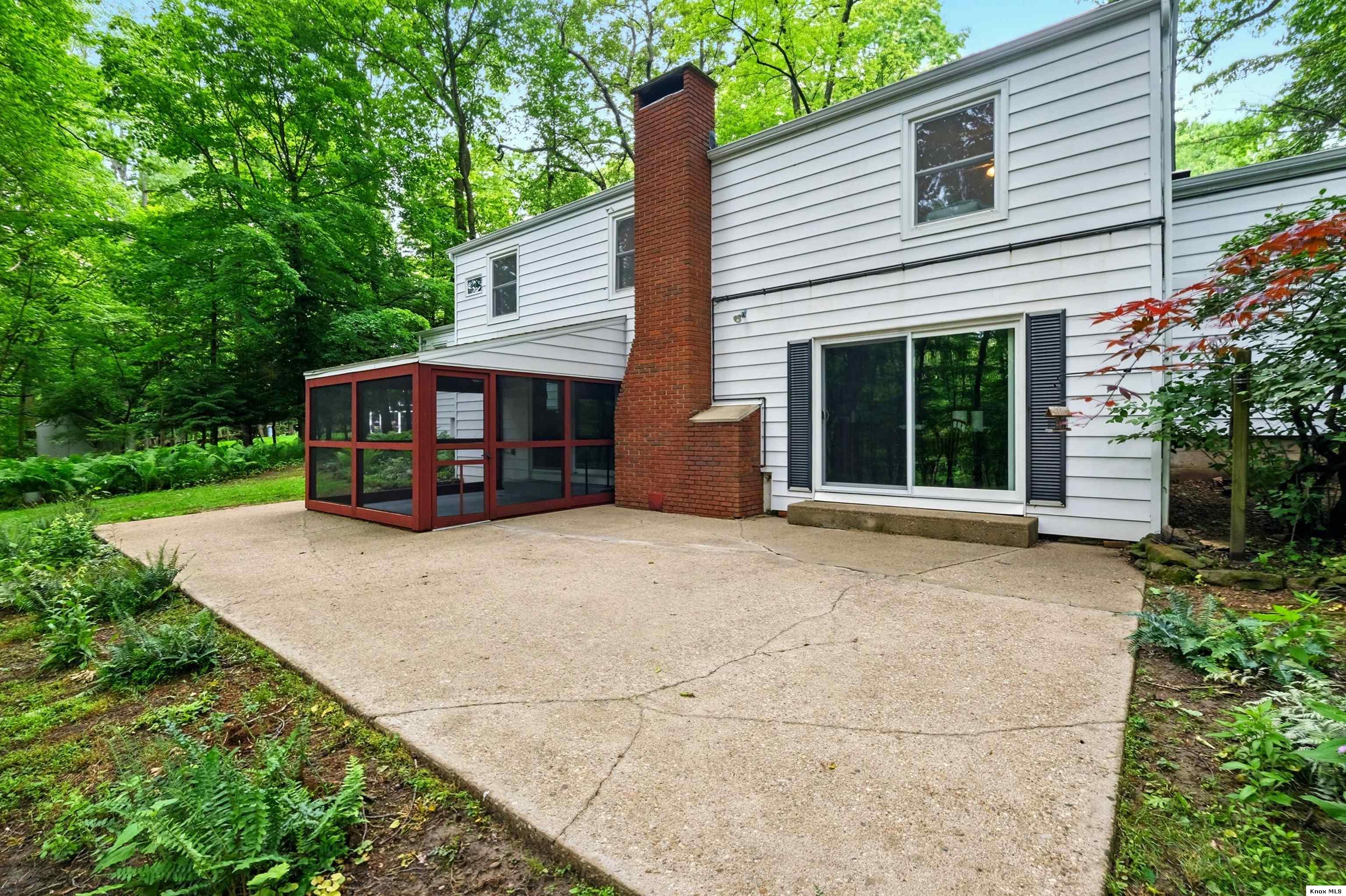 213 Kokosing Dr Property Photo 5