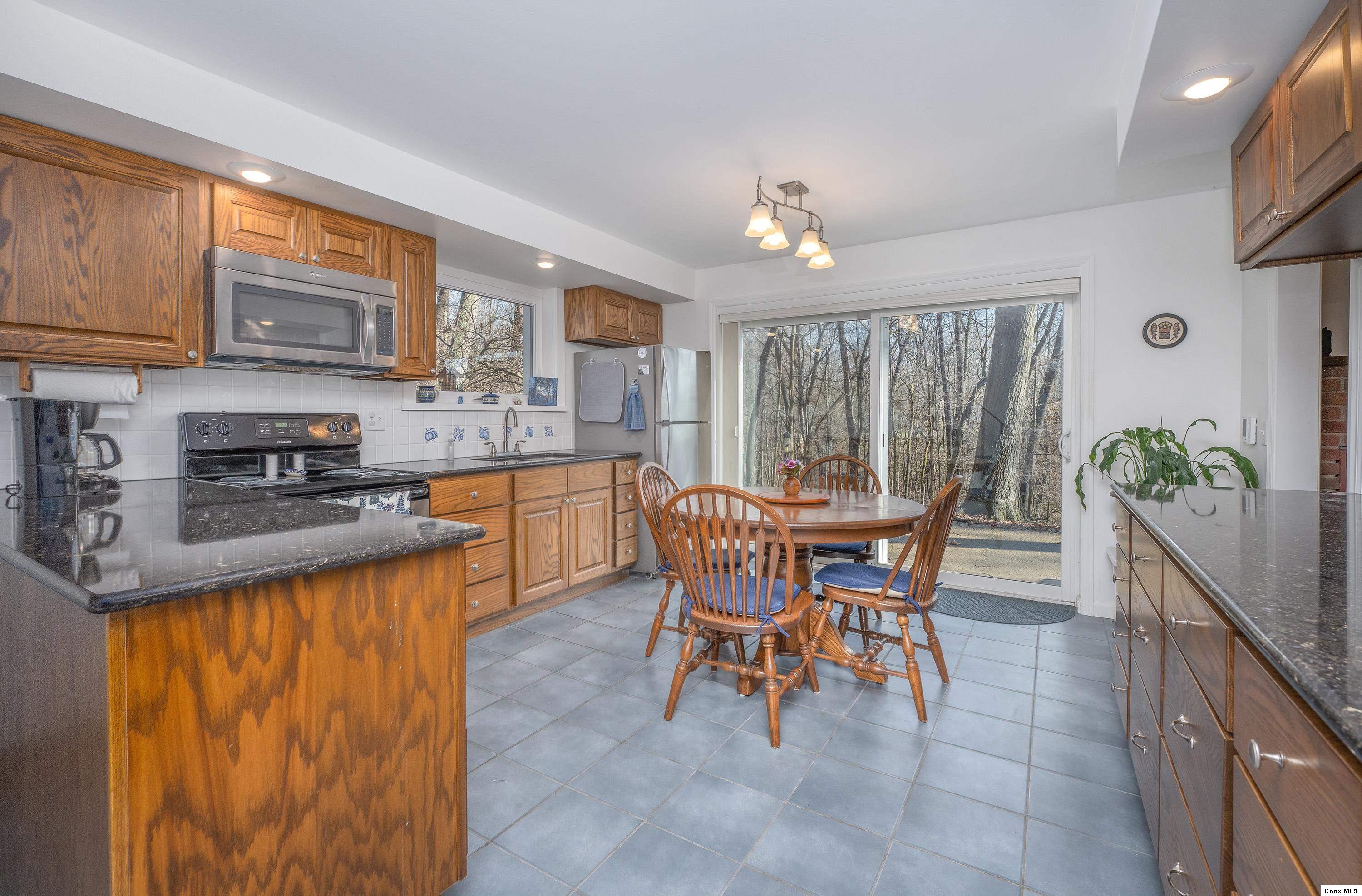 213 Kokosing Dr Property Photo 17